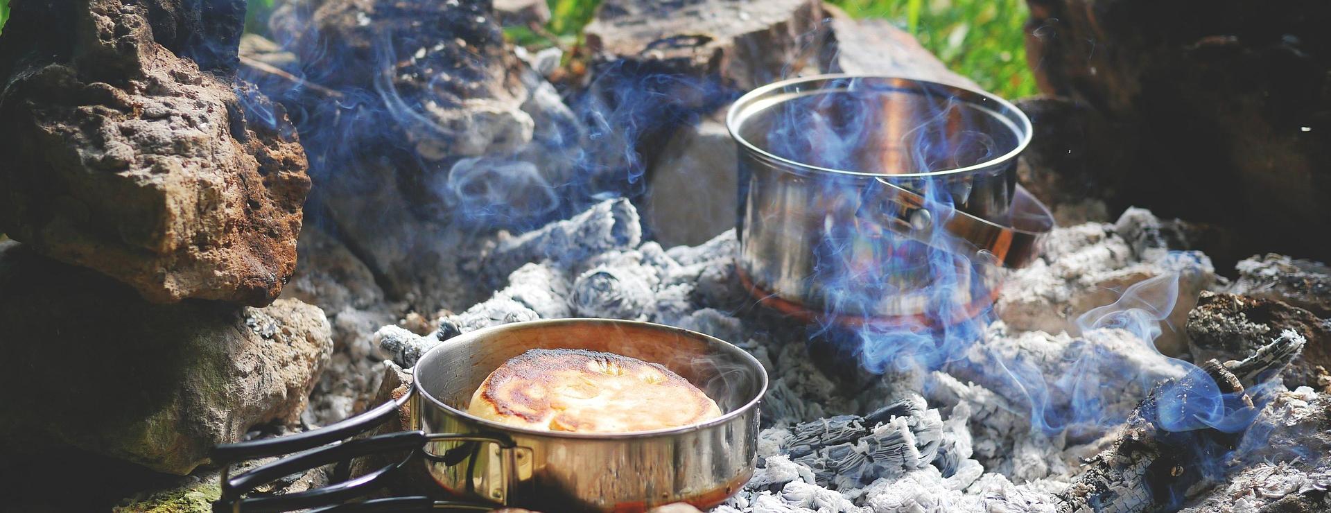 Outdoor-Campingladen -Outdoor-Campingladen fire 832842 1920